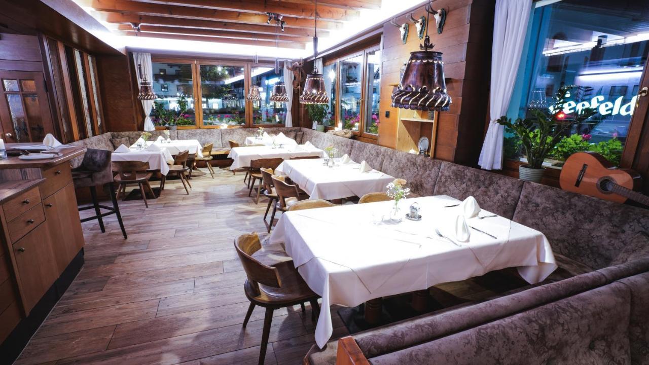 Tiroler Weinstube Aparthotel Seefeld in Tirol Eksteriør bilde