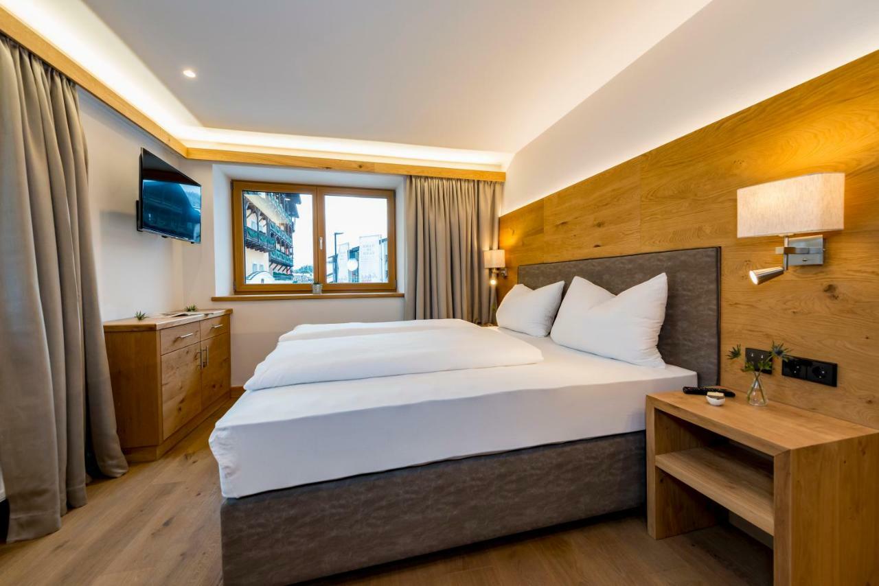 Tiroler Weinstube Aparthotel Seefeld in Tirol Eksteriør bilde
